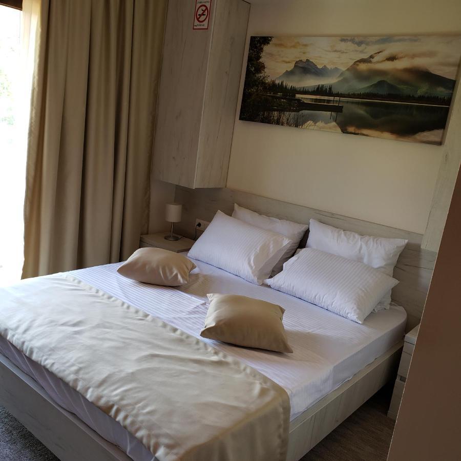 Hotel Rio Verde Pricelje Esterno foto